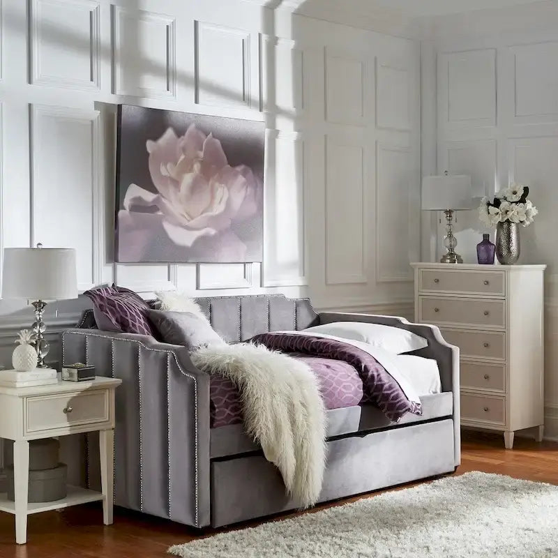 Lit de repos Chareau Glam en velours gris par iNSPIRE Q Modern