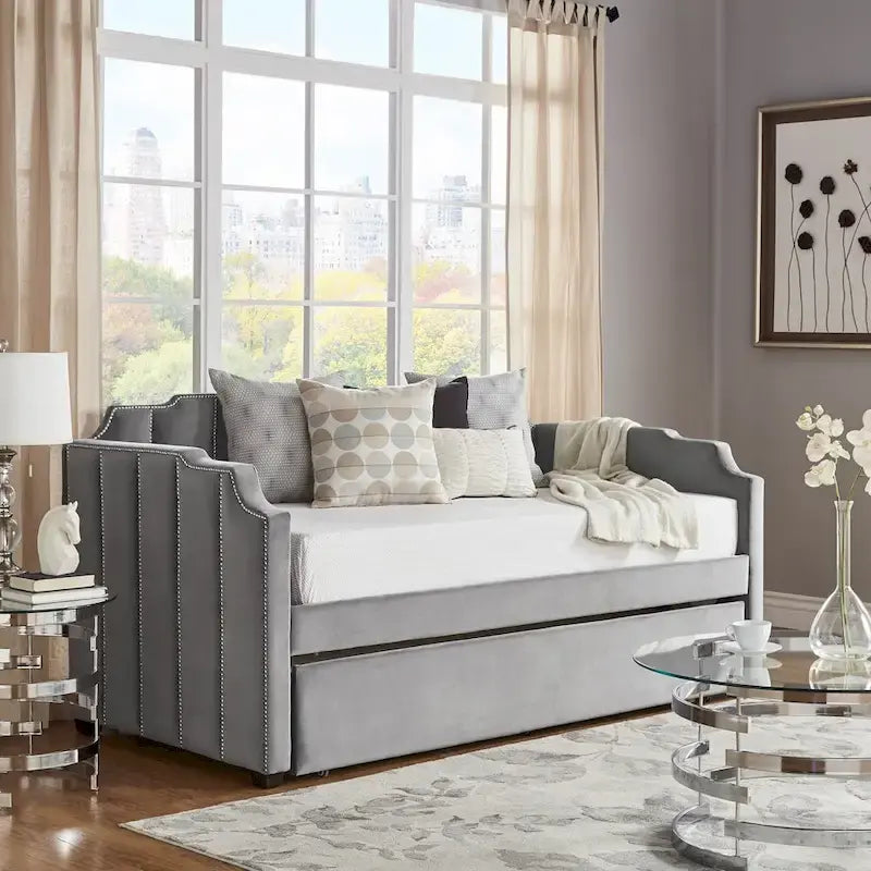 Lit de repos Chareau Glam en velours gris par iNSPIRE Q Modern