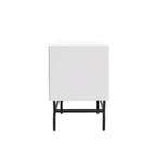 Meuble TV DH BASIC Modern avec 3 tiroirs et passe-câbles de 60 pouces par Denhour
