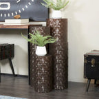 Table piédestal haute et fine en métal, au design rainuré ou martelé, de couleur marron – Lot de 4 – Roche River Decor