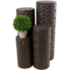 Table piédestal haute et fine en métal, au design rainuré ou martelé, de couleur marron – Lot de 4 – Roche River Decor
